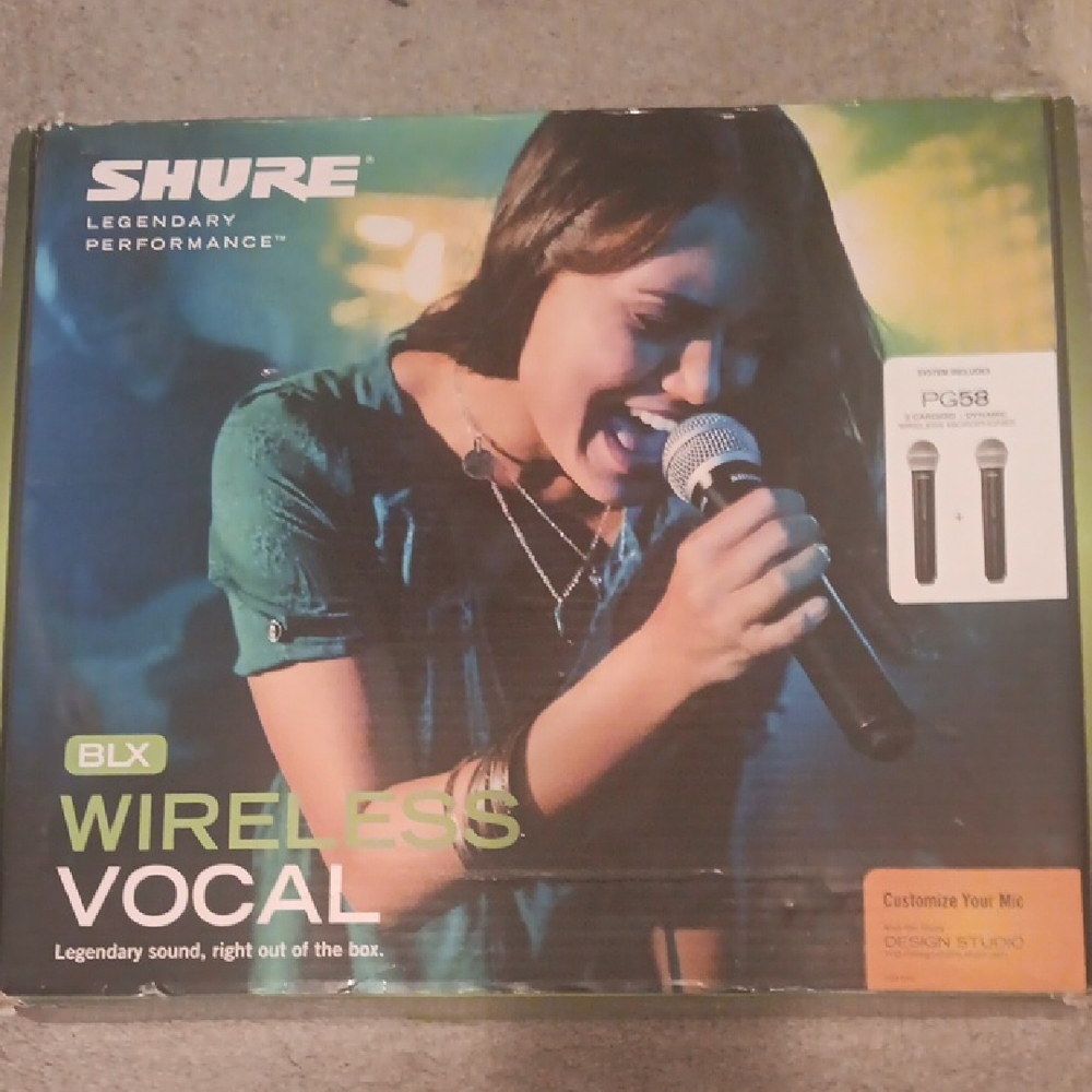 Shure BLX Wireless Vocal Microphone System - Black